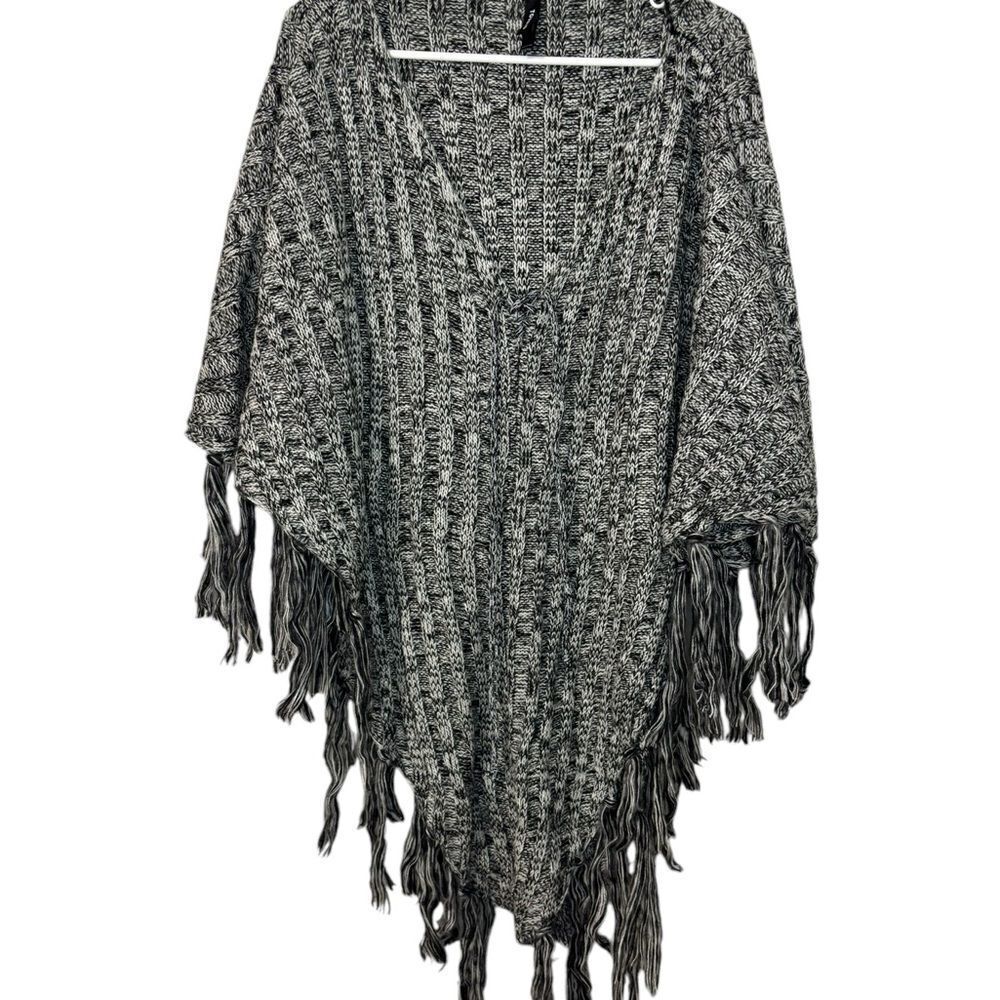 Torrid Gray Cable Knit Poncho Gray Poncho Fringe Tassels Asymmetrical Shawl OS - Picture 2 of 7